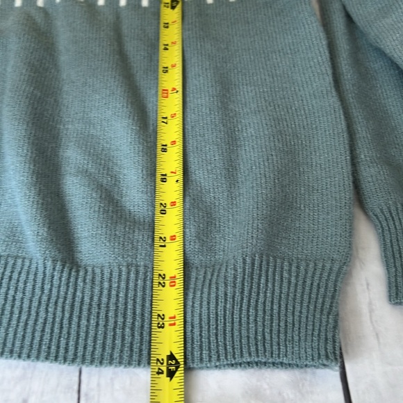 Women's Fair Isle Crew Neck Sweater - Picture 4 of 8